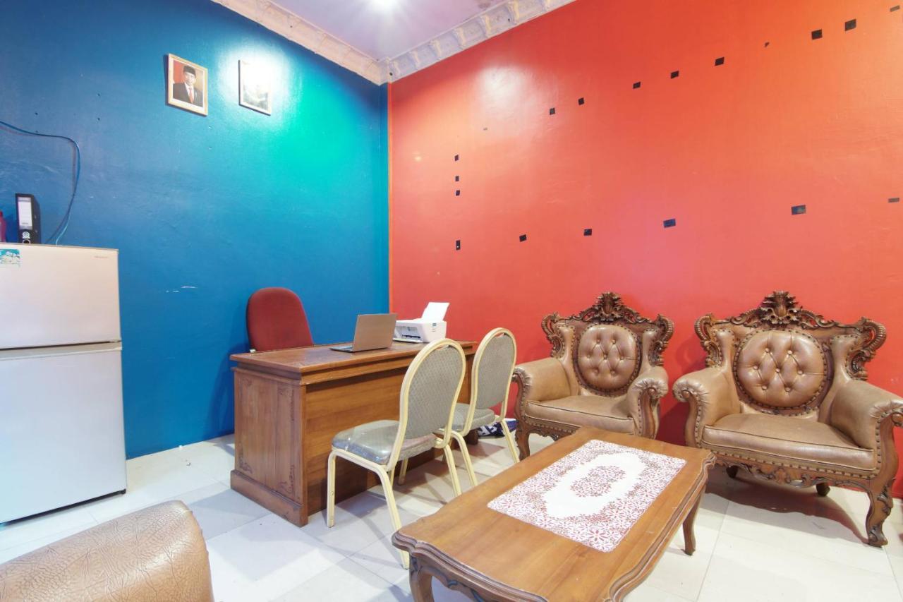 Oyo 91510 Homestay Utama Syariah Pekanbaru Zewnętrze zdjęcie