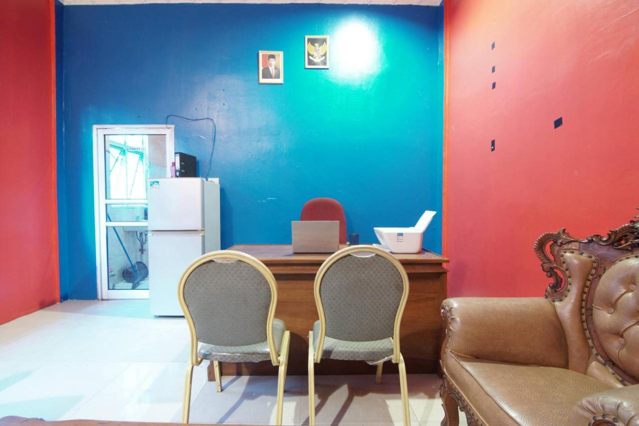 Oyo 91510 Homestay Utama Syariah Pekanbaru Zewnętrze zdjęcie