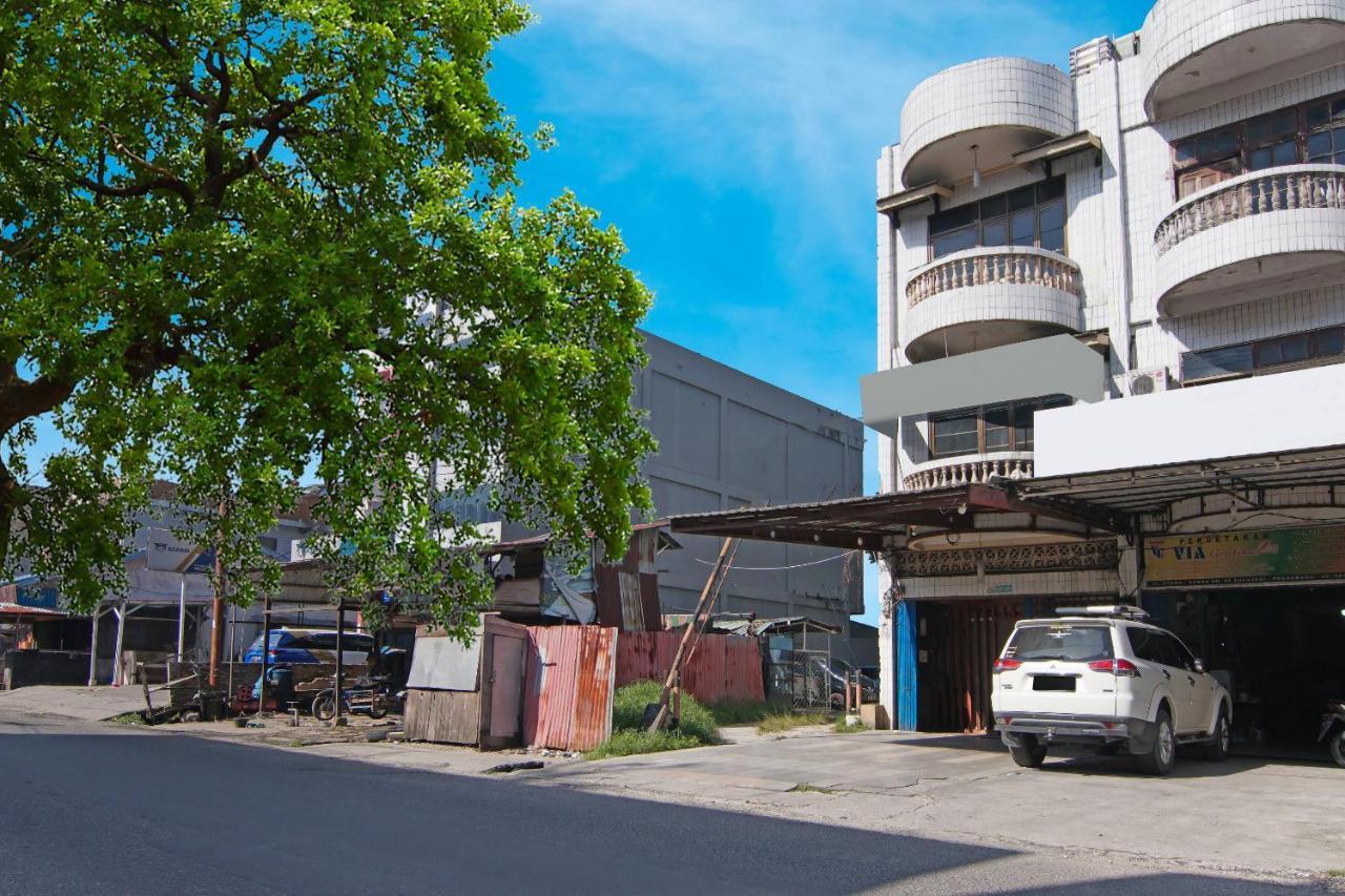Oyo 91510 Homestay Utama Syariah Pekanbaru Zewnętrze zdjęcie