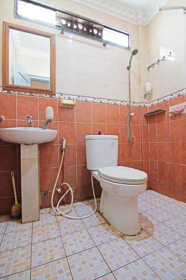 Oyo 91510 Homestay Utama Syariah Pekanbaru Zewnętrze zdjęcie